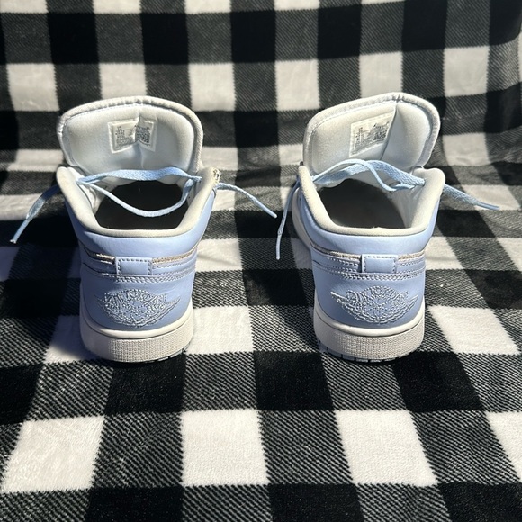 COPY - - Authentic Jordan 1 lows M 8.5/F 10 - Picture 4 of 11